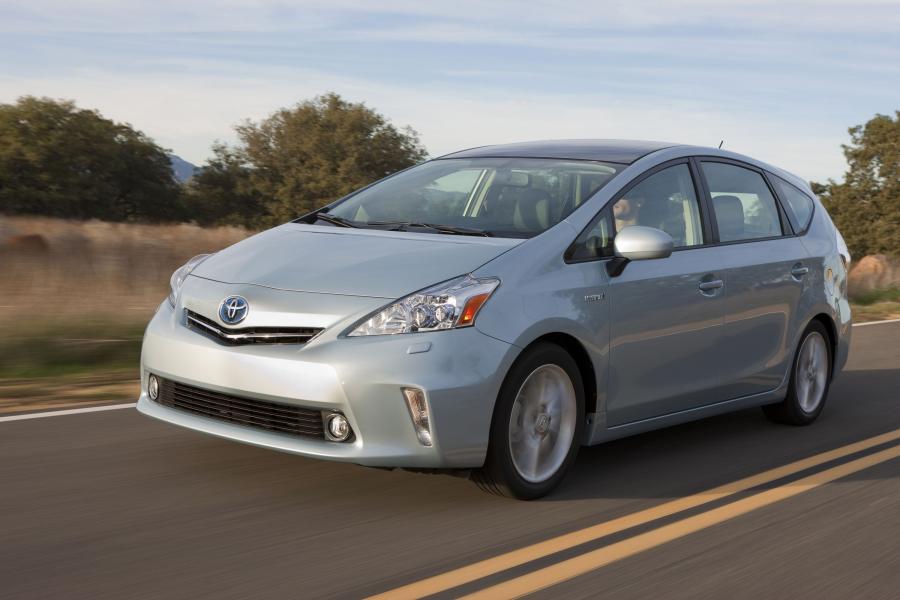  Toyota Prius V 2011 года  (фото 21 из 208)